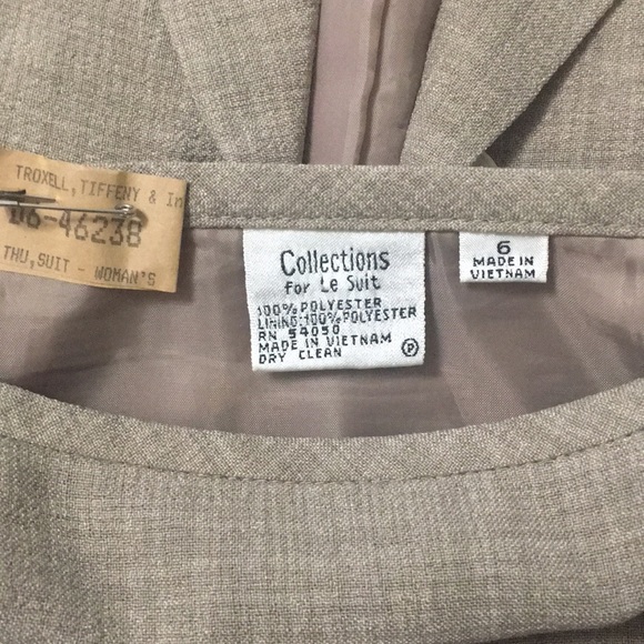 Vintage style Oat color 2 piece skirt/jacket suit - Picture 7 of 8